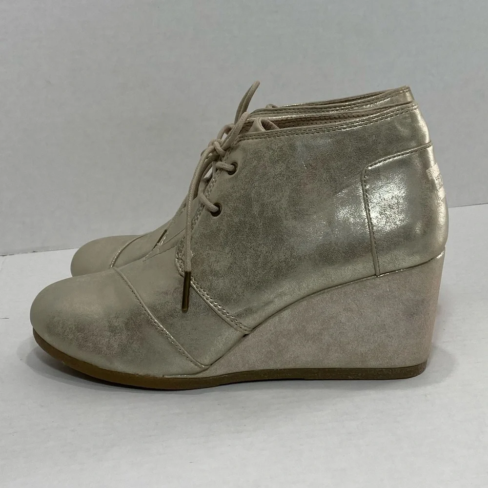 TOMS Desert Wedge White Gold Metallic Shoes size W 10